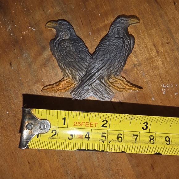 Two Crows Bird Brooch / Lapel Pin Handmade With Resin - Picture 3 of 3